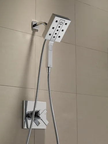 Vista 2 de Delta Faucet Ara 17 Series Kit de ajuste de válvula de mango de ducha de doble función, cromado T17067 (válvula no incluida)