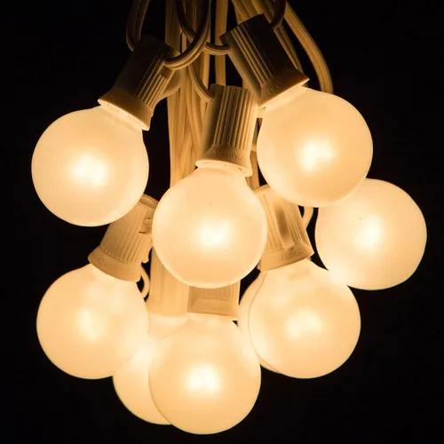 Vista 2 de Hometown Evolution, Inc. White Pearl - Guirnalda de luces para patio al aire libre