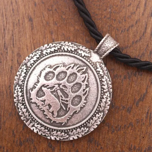 Vista 3 de Caiyao Collar vikingo de oso polar con diseño de animales y estampado de patas, disco redondo grande, huella de garra de oso, mariposa, polilla
