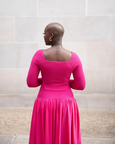 Vista 4 de The Drop sweetlikeoyin - Falda midi de tela rosa intenso para mujer