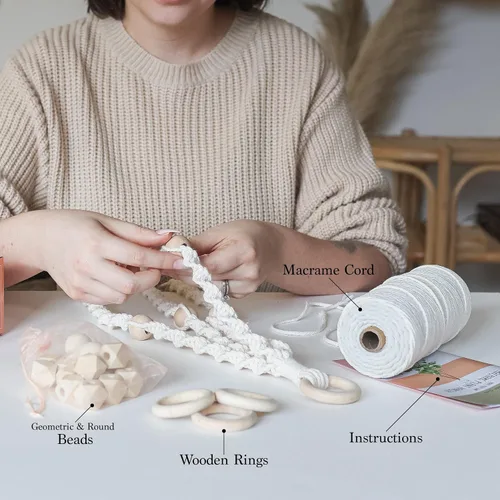 Vista 5 de Kit de macramé – Hace 3 perchas de macramé para plantas con instrucciones fáciles de seguir para adultos principiantes – Incluye cable de macramé