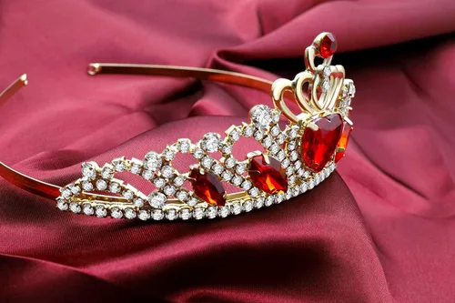 Vista 3 de Descendant 4 Rise of Red Crown and Necklace Descendant 4 Gold Tiara Jewelry Set Queen of Hearts Crown Eive Costume Gift for Girls Teen Party