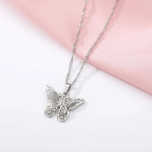 Vista 2 de VAttract Gargantilla de mariposa chapada en oro de 18 quilates, gargantilla de 15 pulgadas, gran regalo para esposa o novia, Metal, No es una piedra