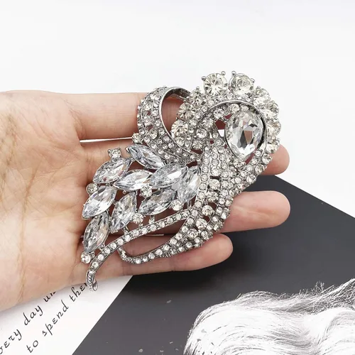 Vista 4 de LAXPICOL Broche de ala de ramo de flores elegantes de cristal austriaco transparente vintage para mujer