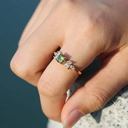 Vista 2 de Anillo de compromiso chapado en oro de 18 quilates con esmeralda simulada cuadrada para mujer, anillo de compromiso con piedras preciosas