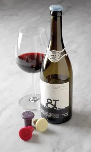 Vista 3 de Outset B229 Tapones de silicona para botellas de vino, juego de 4, surtido