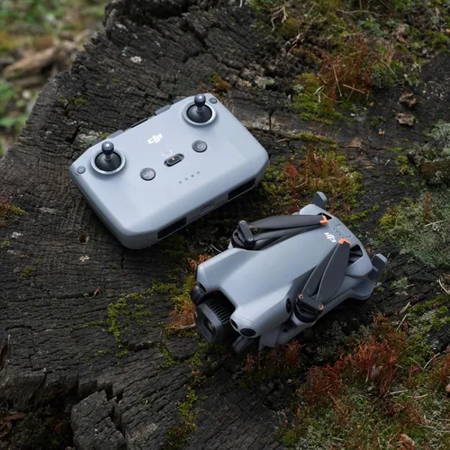 Vista 8 de DJI Mini 5 Pro, dron ultraligero y plegable con cámara, CMOS de 1 pulgada, detección omnidireccional de obstáculos, ActiveTrack 360°, rotación