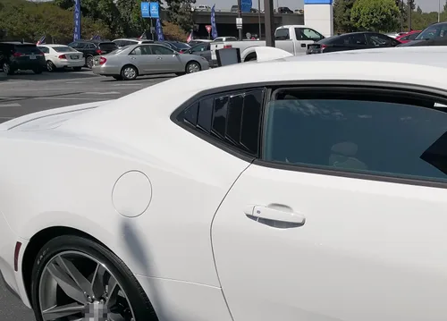 Vista 4 de iJDMTOY Ventana lateral trasera izquierda/derecha, con acabado negro para ventanilla lateral trasera, compatible con Chevy Camaro 2016 en adelante