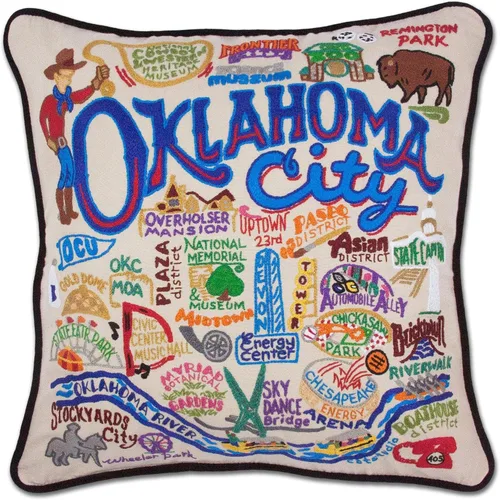 Vista 92 de Catstudio Portland (Oregon) Almohada bordada a mano