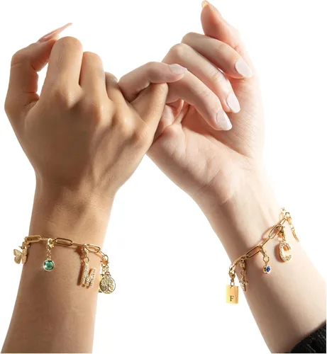 Vista 2 de MignonandMignon Personalized Engraved Gold Charm Bracelet for Mom, Gifts for Women, Gift for Grandma, Unique Birthdays Teen Girls, Anniversaries