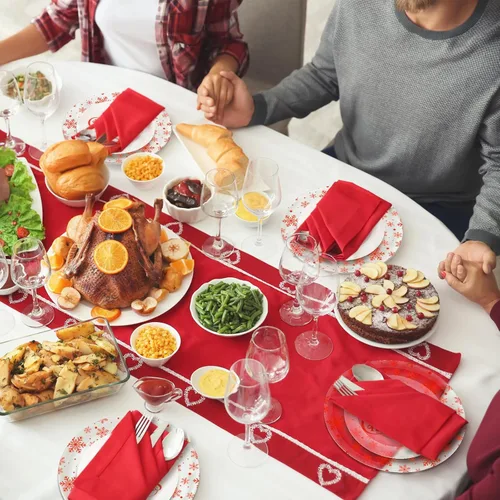 Vista 4 de 60 platos de plástico de Navidad, platos desechables de Navidad a granel, platos transparentes, platos redondos de postre para suministros de fiesta