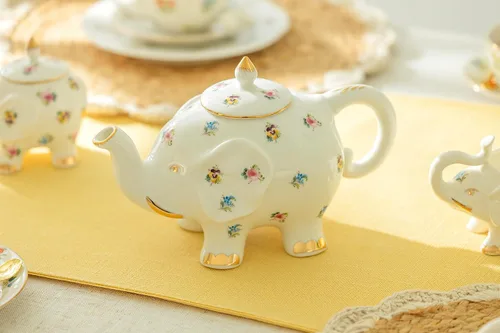 Vista 2 de Tetera de porcelana fina Happy Elephant de 28 onzas (Floral Pansy) con ribete dorado