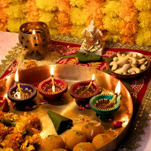 Vista 5 de Paquete de 24 diyas de arcilla con mechas de algodón, decoraciones Diwali para el hogar, Mitti Diya para Pooja, decoración india de Pooja
