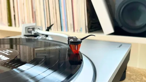 Vista 6 de Ortofon Pastilla premontada de bronce de 2M montada en SH-4 Black Headshell