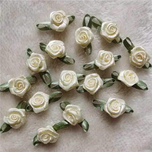 Vista 3 de 100 unids/lote de mini rosas hechas a mano con cinta de raso artificial para decoración de bodas, accesorios de costura (albaricoque)