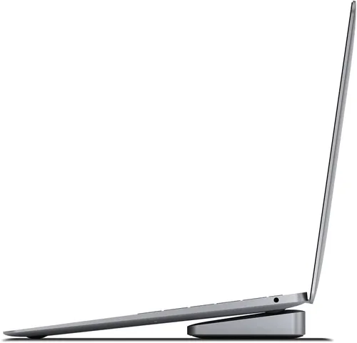 Vista 4 de Brydge Stone II Estación de acoplamiento USB Hub Compatible con MacOS y Windows Pantalla 4K única. Salida HDMI. Velocidades USB-C. 7 puertos