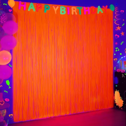 Vista 11 de Suministros de fiesta Mega-Loopolis con brillo en la oscuridad, pack de 2 decoraciones de fiesta neón de 6.6 x 6.6 pies, cortinas de flecos de papel