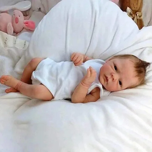 Vista 2 de EURORA Muñecas Reborn Baby Girl de 18 pulgadas, cuerpo de silicona de vinilo, muñecas de bebé Reborn con ropa y biberones, regalo para niños a