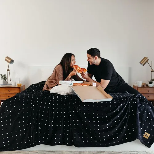 Vista 6 de Big Blanket Co Original Stretch Ballerina - Manta gigante extra grande de 6 x 6 pies, suave, elástica, lavable a máquina, se adapta a toda la familia