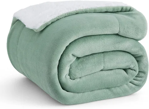 Vista 23 de Bedsure GentleSoft - Manta de forro polar Sherpa para sofá, manta de Navidad gruesa y cálida para invierno, manta de felpa suave y esponjosa como