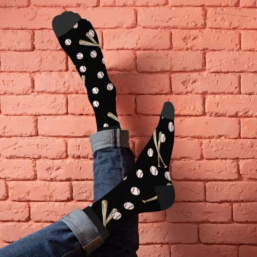 Vista 6 de AOYEGO Calcetines divertidos de béisbol de madera con diseño de murciélago y pelota, diseño de color de contraste para mujeres y hombres, regalo