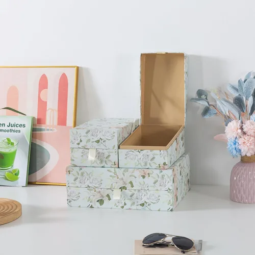 Vista 4 de Soul & Lane Cajas decorativas florales pastel con tapas con bisagras y tirador de cinta apagada, pétalos pastel, juego de 3