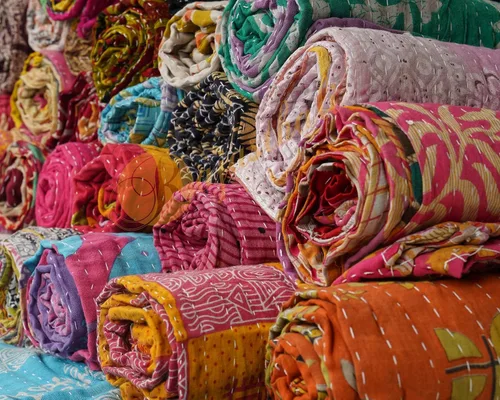 Vista 4 de Lote de venta mayorista de colchas tribales Kantha estilo vintage, mix de algodón, cubiertas para cama, hechas de parches antiguos (1)