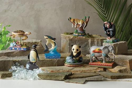 Vista 7 de Enesco Jim Shore - Figura de pingüino de Galápagos, colección Animal Planet, 6 pulgadas de alto