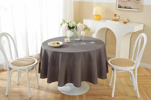 Vista 2 de Paquete de 2 Manteles Redondos de 120 Pulgadas de Carbón, Mantel de Poliéster Lavable para Uso en el Hogar, Fiestas, Bodas o Restaurantes. Gris