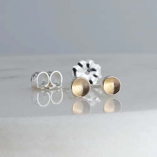 Vista 37 de Aretes pequeños de plata de ley para cartílago, tragus, hélix, múltiples piercings hipoalergénicos, piedra natal para mujer, juego de bisel