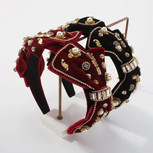 Vista 8 de YARN & INK Cintas para el cabello de mujer con perlas barrocas de terciopelo y lazo de strass, estilo retro vintage hecho a mano, elegante accesorio