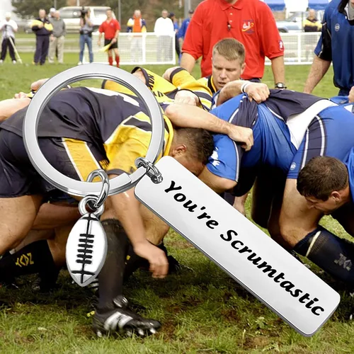 Vista 4 de Llavero de rugby con texto "You're Scrumtastic