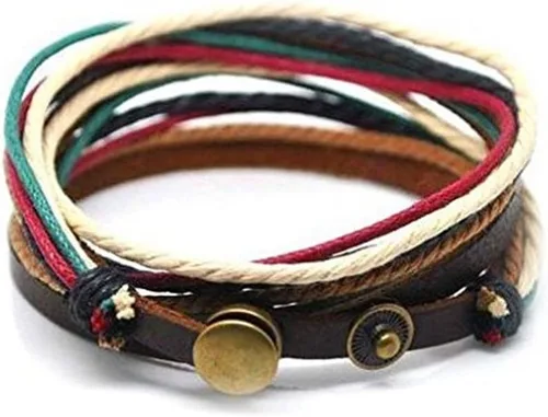 Vista 2 de Pulsera de cuero marrón ajustable con cuerdas multicolores y orificios metálicos para enlazar 582s