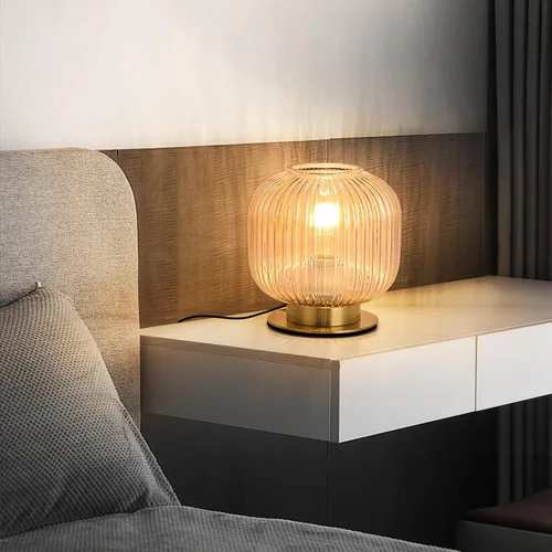 Vista 7 de NKU Lámpara de mesa moderna de mediados de siglo con pantalla de vidrio acanalado ámbar y acabado dorado, luz regulable para mesita de noche