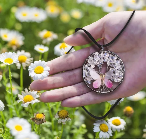 Vista 7 de Árbol de la vida de cristal con mariposa. Cristal curativo. Colgante de chakras de piedras preciosas. Collar Reiki. Joyería tallada para mujer