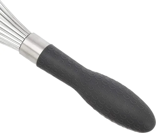 Vista 4 de Amazon Basics Juego de batidores de alambre de acero inoxidable para cocinar, diferentes tamaños, mango ergonómico fácil de sostener, 3 piezas