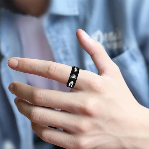 Vista 2 de YWDREAM Anillos de anime para hombres, joyería de anime, anillo giratorio de acero inoxidable negro, tamaño 6 a 13, Acero inoxidable, Resina