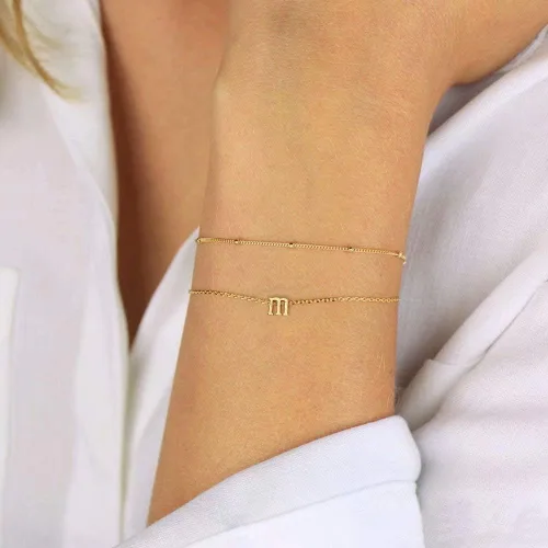 Vista 3 de Memorjew Pulseras con iniciales para mujer, chapados en oro de 14 quilates, pulseras con iniciales en capas para mujeres y niñas, regalos