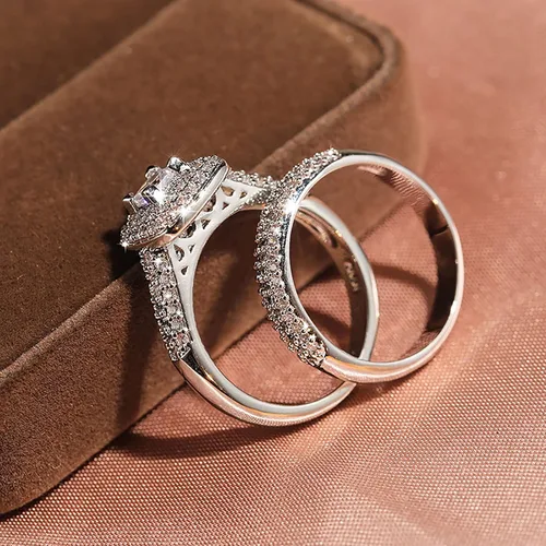 Vista 7 de Juego de 2 piezas de diamantes cuadrados de princesa para parejas, anillos de moda, joyería de compromiso de boda para mujer