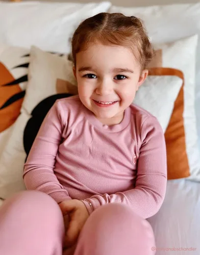 Vista 2 de moimoln Pijama de bambú de algodón viscosa acanalado sólido para bebés niños y niñas, ajuste cómodo, conjunto de 2 piezas