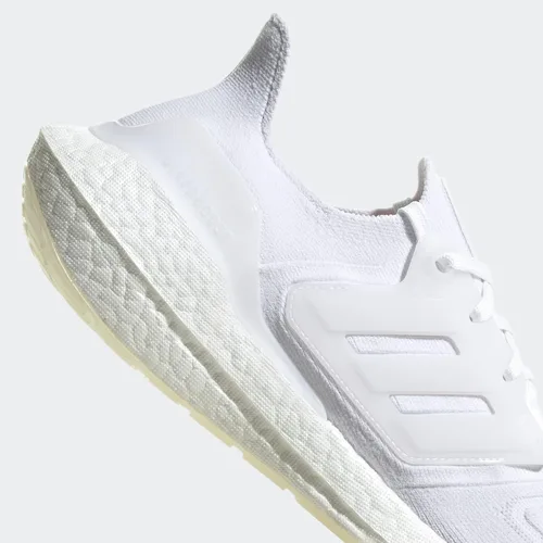 Vista 25 de adidas - Tenis de correr Ultraboost 22 para hombre
