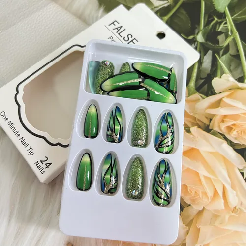 Vista 6 de Uñas acrílicas artificiales de punta francesa verde – Forma de almendra de longitud media con diseño de diamantes de imitación 3D de lámina dorada