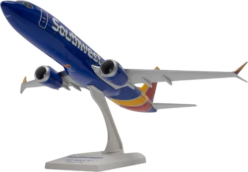 Vista 8 de Daron Worldwide Trading Skymarks Southwest 737-Max8 1/130 W/WiFi Dome Model Avión, unisex para niños