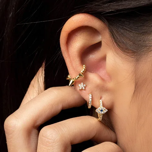 Vista 3 de MYEARS Aretes de mal de ojo para mujer, chapados en oro de 14 quilates, pequeños, simples, minimalistas, hipoalergénicos, de protección diaria