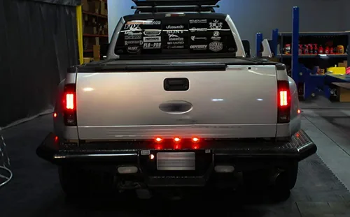 Vista 8 de x xotic tech 1 barra de luz para puerta trasera de camión con lente roja, compatible con Ford F-150 F-250 F-350 F-450 Dodge RAM 1500 2500 3500