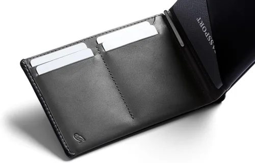 Vista 4 de Bellroy Billetera de viaje, titular de documentos de viaje (pasaporte, billetes, efectivo, tarjetas y bolígrafo)