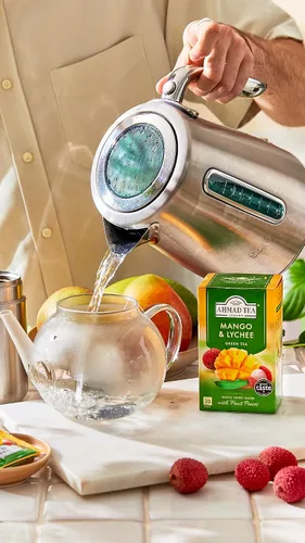 Vista 7 de Ahmad Tea Bolsitas de té verde, mango y lichi, 20 unidades (paquete de 1) - Sin cafeína y sin azúcar