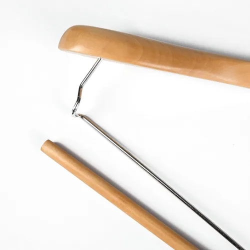 Vista 6 de Perchas de madera de lujo con hombros anchos, paquete de 2 unidades, con barra de bloqueo, acabado natural liso de madera para armario, soporta