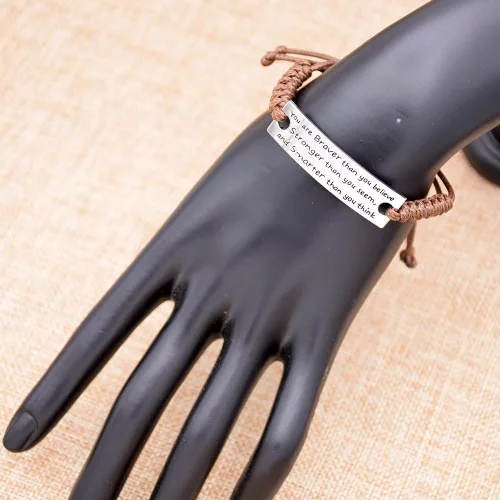 Vista 3 de O. Riya You Are Braver Than You Believe-Pulsera encantadora e inspiradora.