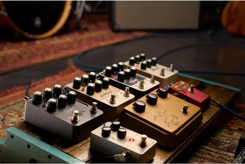 Vista 8 de Universal Audio UAFX Dream '65 Reverb Amplificador